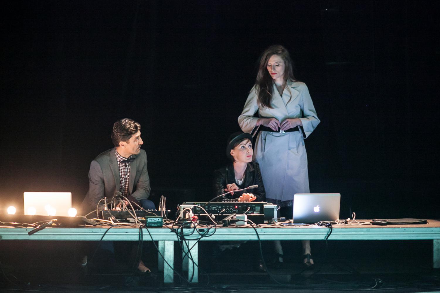 Plakat do spektaklu ZAGRAJ TO, CZYLI 17 TAŃCÓW O CZYMŚ